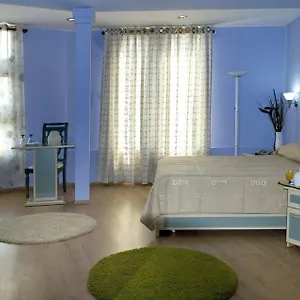 3* Hotel Stela Center